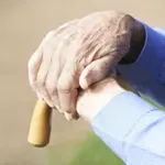 Жена преби 69-годишния си дядо