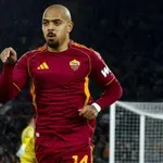 Мален вкара два за икономична победа на Рома