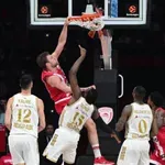 Пред погледа на Джомович: Везенков блести в балканско дерби