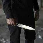 Нападателят от парк Рила в Дупница е измъкнал 230 евро, след което е намушкал с нож младата жена