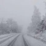 България осъмна в снежен капан, кодът е оранжев