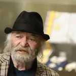 Задържаха помощник на Боян Радев за открити негови картини в дома му