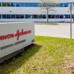 „Джонсън & Джонсън“ продава ортопедичния си бизнес за 20 милиарда долара