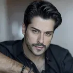 Бурак Йозчивит купи 30 апартамента