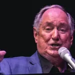 Почина Нийл Седака