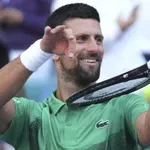 Властите в Сърбия погнаха Джокович заради политическата му позиция