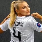 Скандал разтърси футбола: Снимали състезателки голи под душа години наред