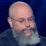 Поп грабна 2500 евро в "Стани богат", дарява ги на храма