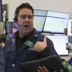 Европейските борси се сринаха, Уолстрийт също е на червено