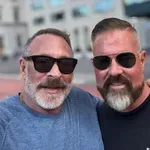 Шеф в козметичен гигант почина внезапно в ръцете на съпруга си