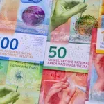 Швейцария гласува парите в брой да се запишат в конституцията