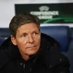 Не е Булгаристан: Взеха книжката на мениджъра на Кристъл Палас