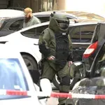 Сигнал за бомба блокира централна улица в София, не намериха нищо! (СНИМКИ)