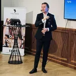 ВНИМАНИЕ, КИФЛИ: "Топ" хирург от Швейцария слага евтин, китайски ботокс