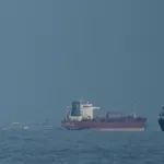 Тръмп доволен: Петролни танкери вече прекосяват Ормузкия проток