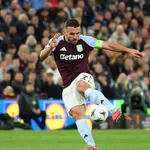 Астън Вила сложи на колана си още един френски скалп