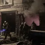 Истанбул: Газова експлозия изравни две сгради със земята