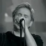 Дънди посвети хит на Браян Адамс на приятелката си Емилия в "Капките"