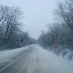 По проходите започна да трупа сняг (ВИДЕО/СНИМКИ)