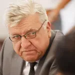 На два стана: Бивш министър дари пари и на Радев, и на БСП