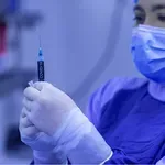 Онкоболни, ваксинирани срещу Ковид-19, живеят по-дълго