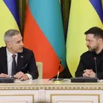 Затворете си за малко мръсните усти, чужди слуги на българска държавна служба!