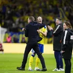 Полша рухна в Швеция, Делова и Косово аут от Мондиала