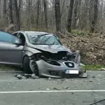 Трима пострадаха в челен сблъсък край Приморско