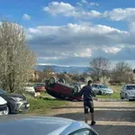 Скандал на мач от Трета лига: Фенове обърнаха автомобил на съдия