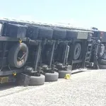 Пиян турски тираджия обърна камиона си в Прохода на Републиката