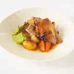 Великден с Lupa.bg: Агнешка плешка с печени зеленчуци и пюре грах