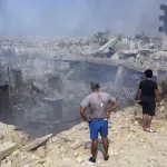 Двама души загинаха, а двама други се издирват под руините на жилище в Хайфа