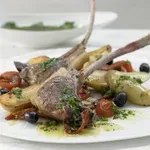 Великден с Lupa.bg: Агнешки котлети и картофки с чери, сушени домати, маслини, аншоа