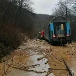 Пуснаха влаковата линия Царева Ливада - Трявна след вчерашния инцидент