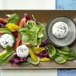 Великден с Lupa.bg: Спанак и сирене с радичио, портокал, балсамико