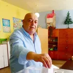 Кметът на Лом агитира в предприятие и раздава по 50 евро