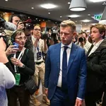 Мадяр скромничи след като отвя Орбан: Победа за демокрацията!