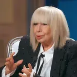 Заради травма от детството Лили бяга от политиката