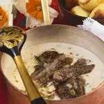 Бьоф Строганов с кисели краставички