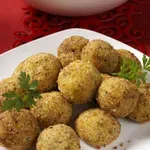 Панирани картофени топчета