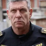 Ченгето-Робокоп Георги Кандев, мокър блян на лелите, се отчете за изборите