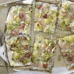 Пица със зеле и шунка върху извара