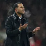 След кратка авантюра Челси изрита Росениър