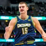 Трипъл-дабъл на Йокич остави Денвър в играта, шампионът Оклахома съсече Финикс