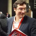 Червени неволи: Крум Зарков подава оставка, ако не получи подкрепа днес