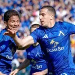 Левски докосва титлата след шампионски обрат в голямото дерби