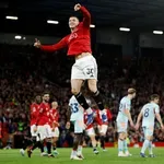 Ман Юнайтед крачи все по-уверено