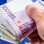 Възрастна перничанка даде 8000 евро на ало измамници