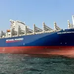 Удариха френски кораб в Ормузкия проток