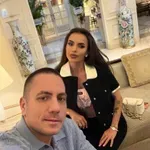 Щерката на Отварачката с 4 рокли за 15 000 евро